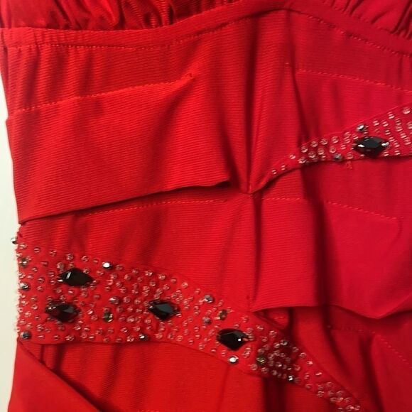 Seductions Red V-Neck Sleeveless Dress - Picture 3 of 7